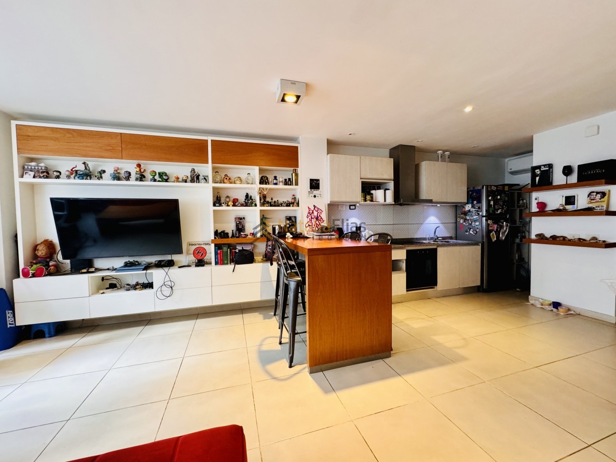 Departamento 2 ambientes con cochera Plaza Colon