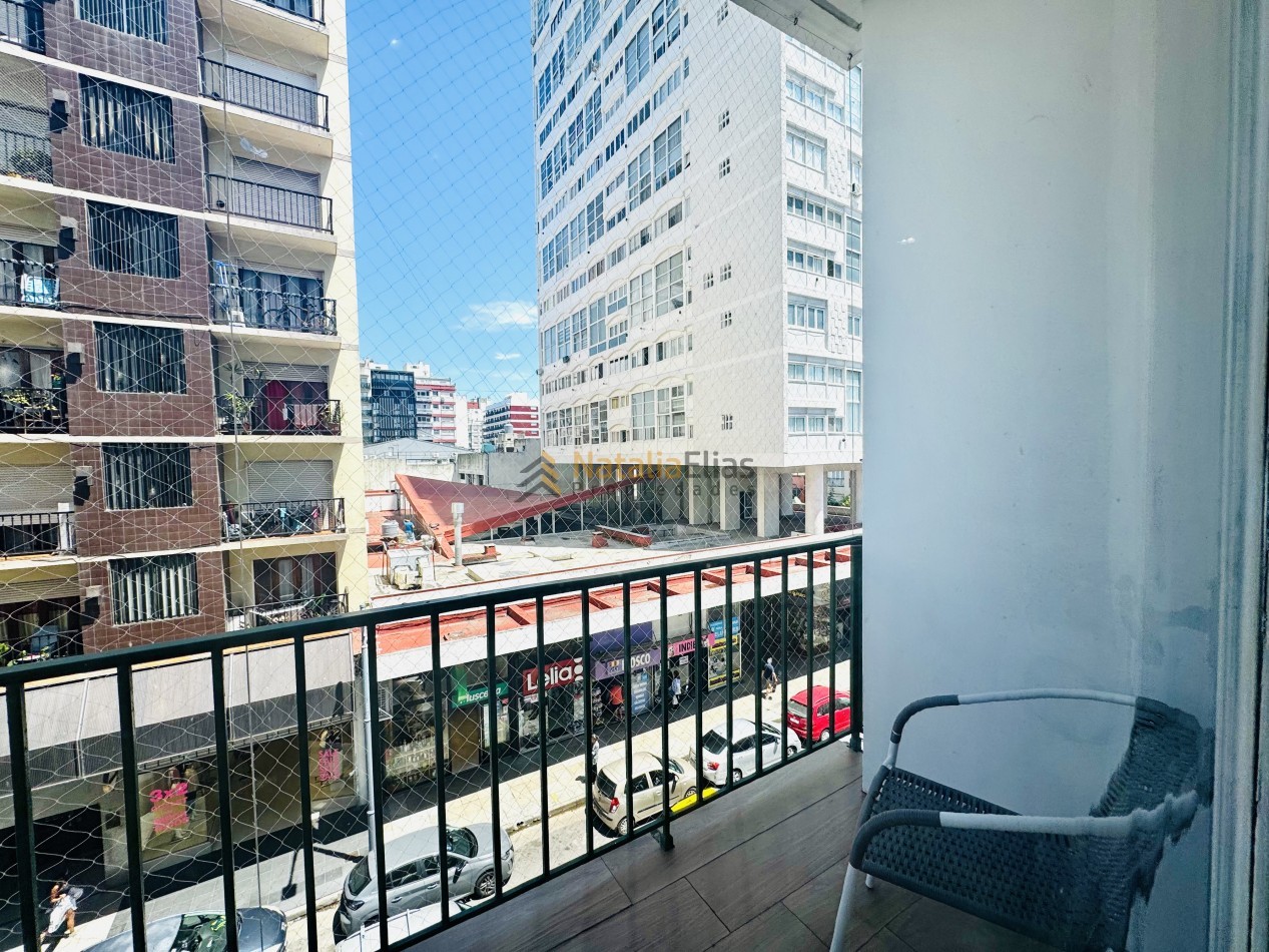 Semipiso 4 ambientes en zona Centro reciclado y equipado