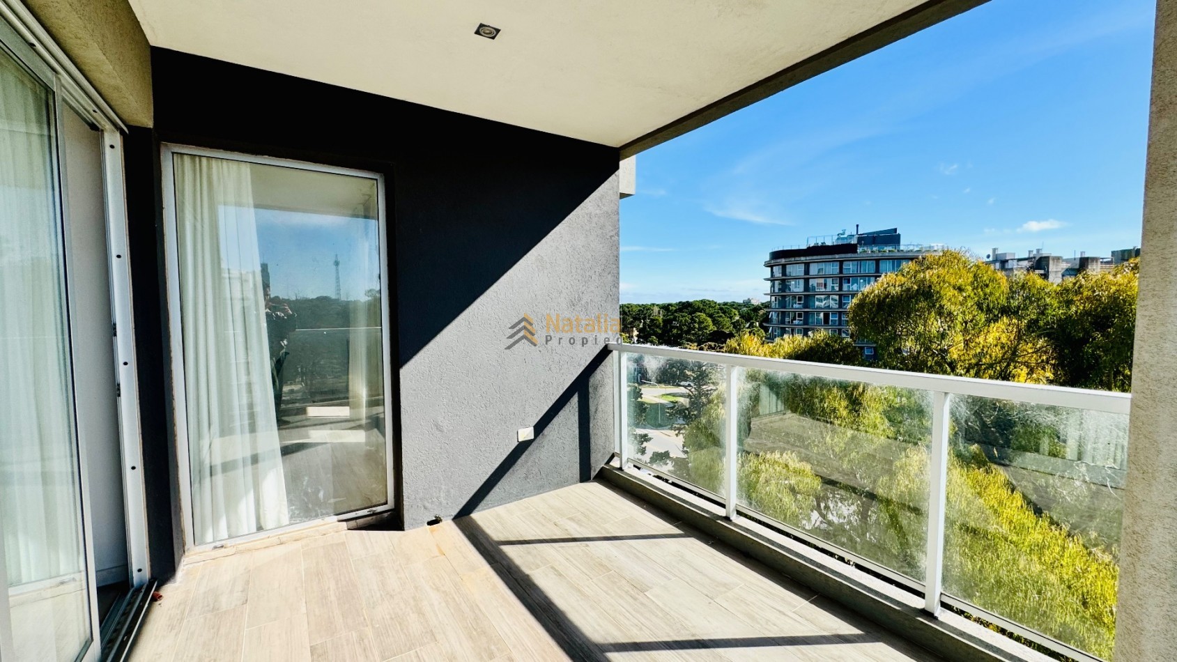 Departamento 3 ambientes al frente en Pinamar 