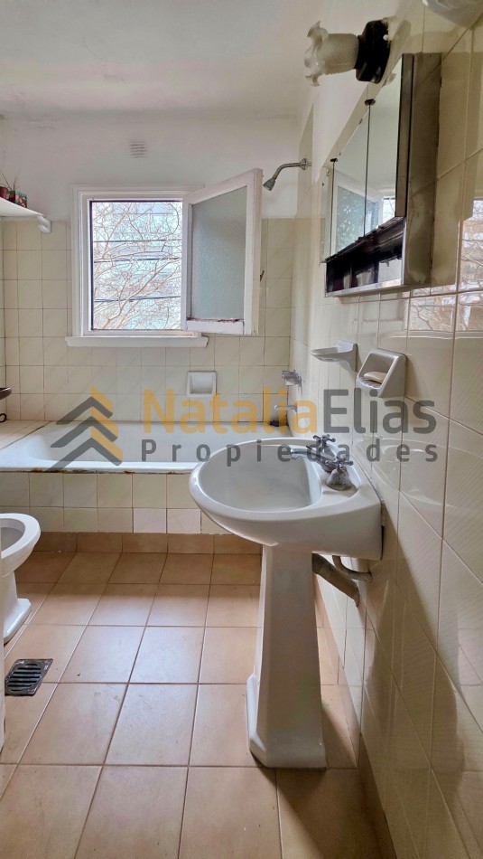 Propiedad en block 3 PH con garage multiples usos 