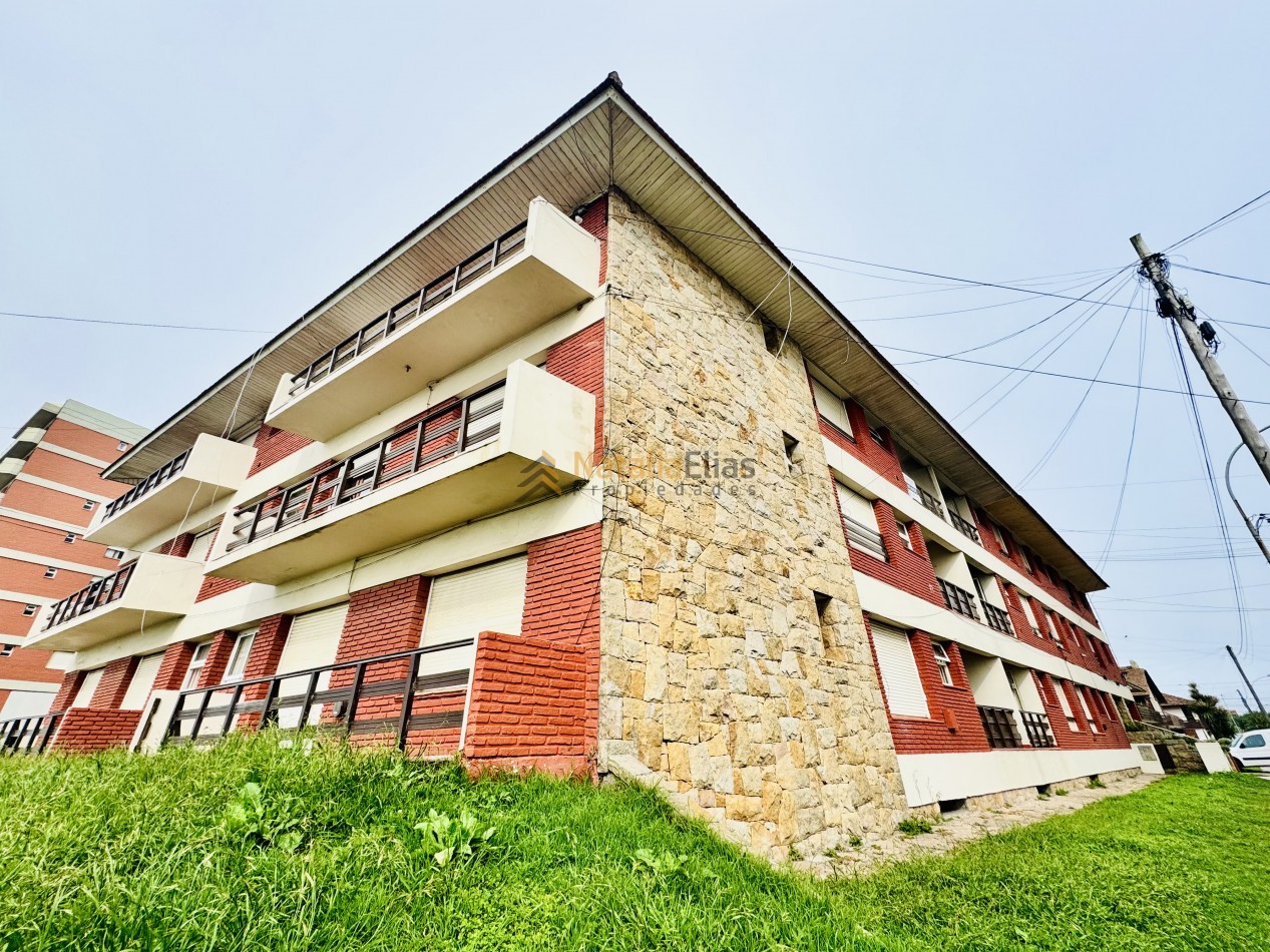 Departamento 2 ambientes y medio con cochera y baulera VISTA AL MAR 