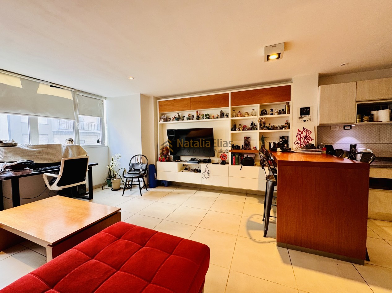 Departamento 2 ambientes con cochera Plaza Colon