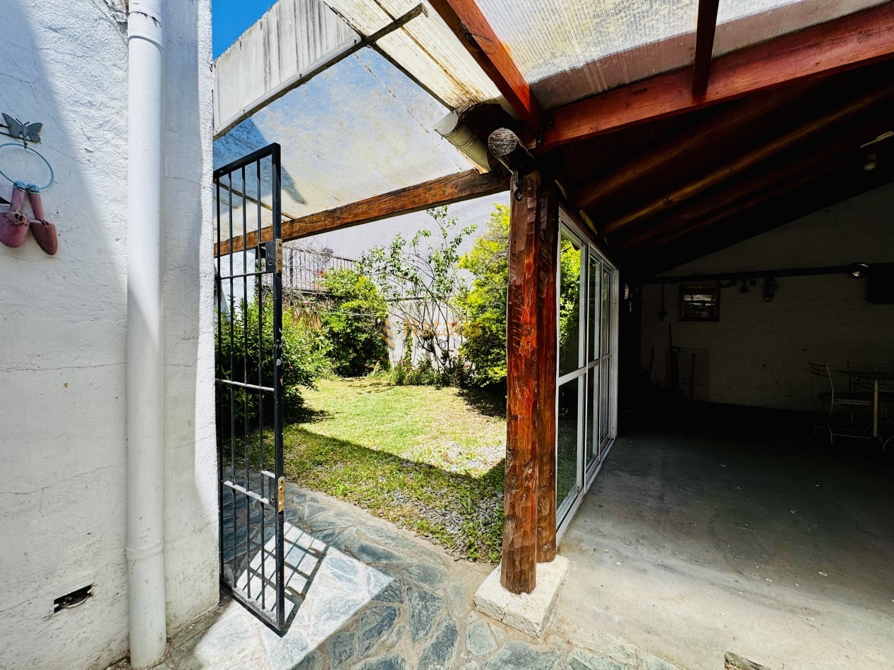 Casa 3 ambientes con quincho