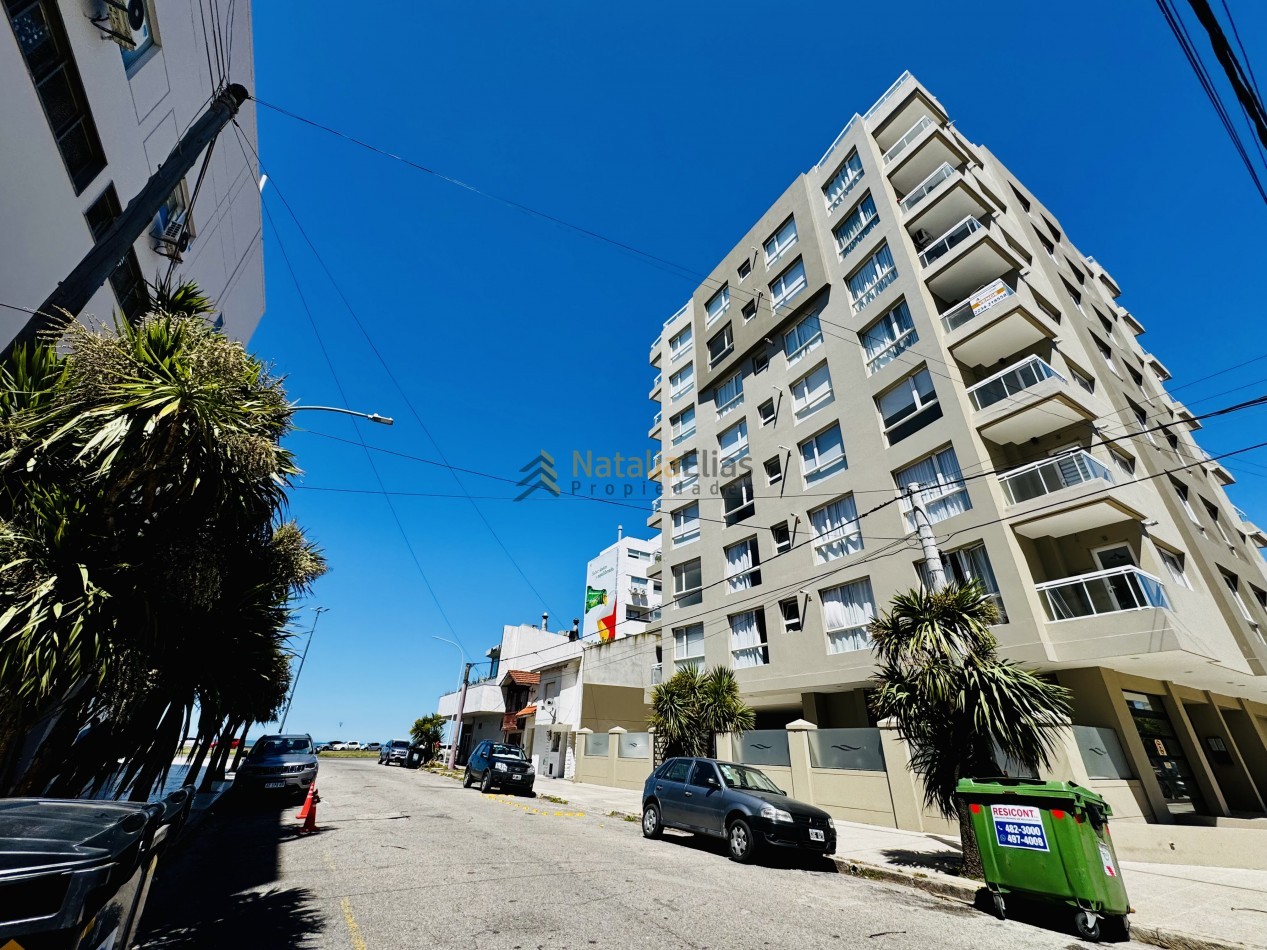 Departamento 2 ambientes al frente en La Perla 