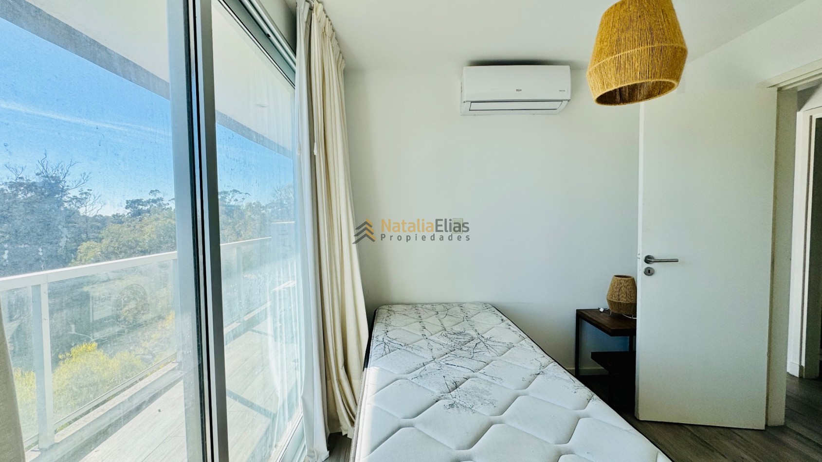 Departamento 3 ambientes al frente en Pinamar 