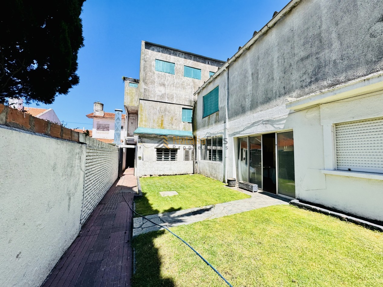 Local al frente + sector de trabajo + vivienda al fondo