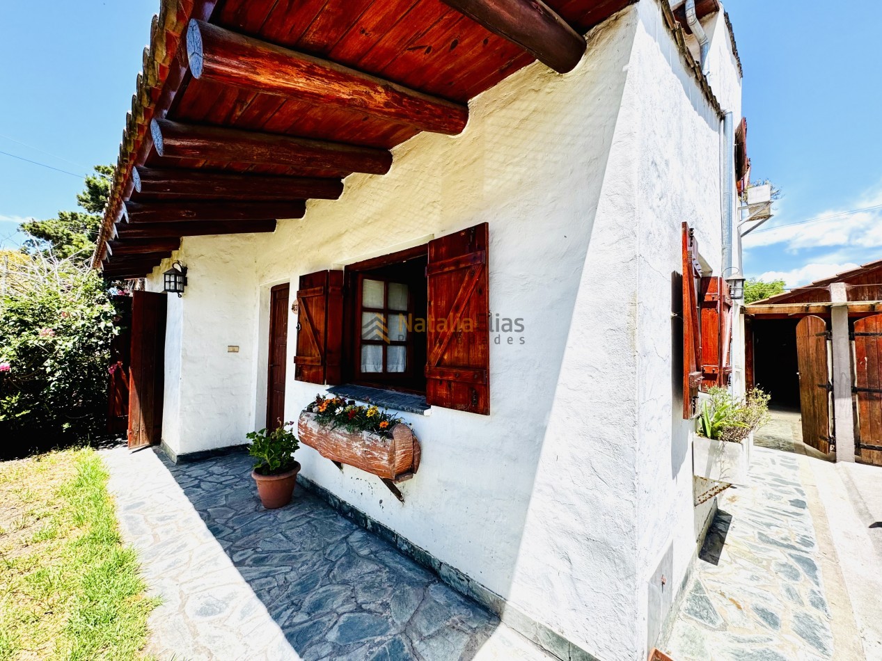 Casa 3 ambientes con quincho