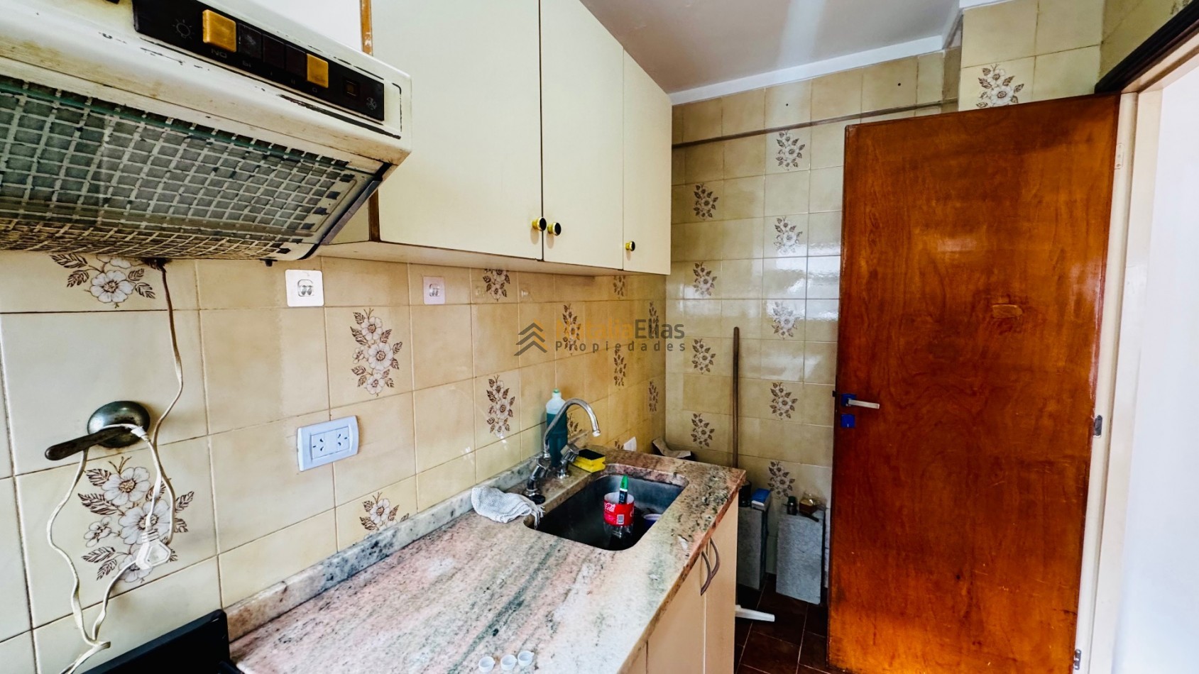 Departamento 2 ambientes con balcon al lateral 