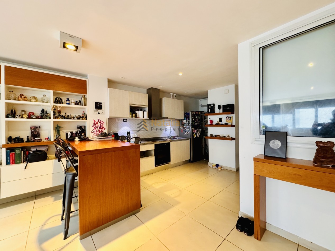 Departamento 2 ambientes con cochera Plaza Colon