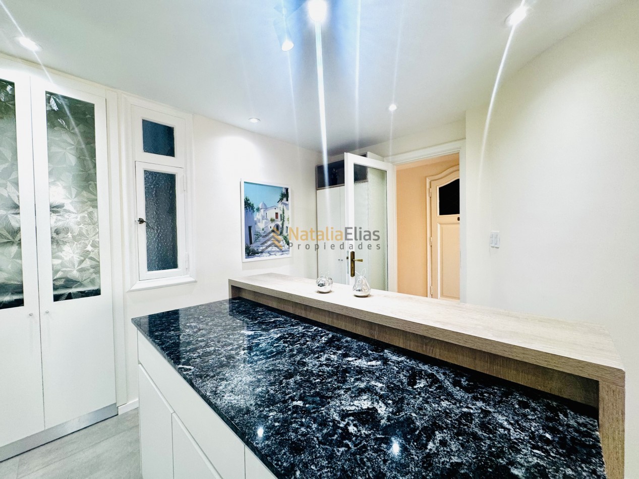 Semipiso 4 ambientes en zona Centro reciclado y equipado