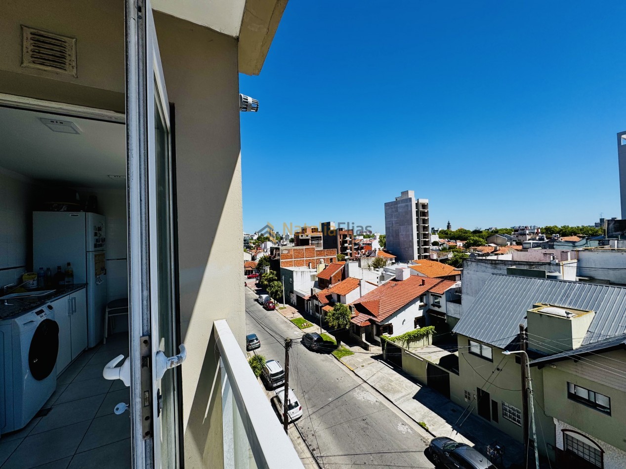 Departamento 2 ambientes al frente en La Perla 