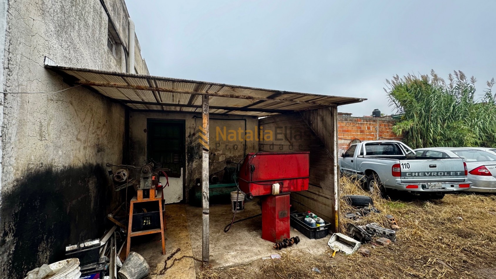Local comercial mas galpon en zona Av. Libertad y Alio 