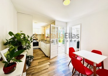 PH en La Perla 2 ambientes con patio propio RECICLADO y EQUIPADO